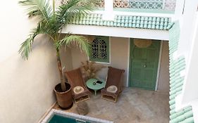 Riad Privé Chic 10 pers, piscine, petit-déjeuners, proche Jemaa el-Fna